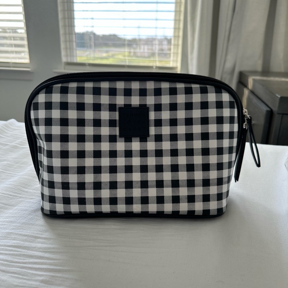 Tender Love + Carry Cosmetic Bags